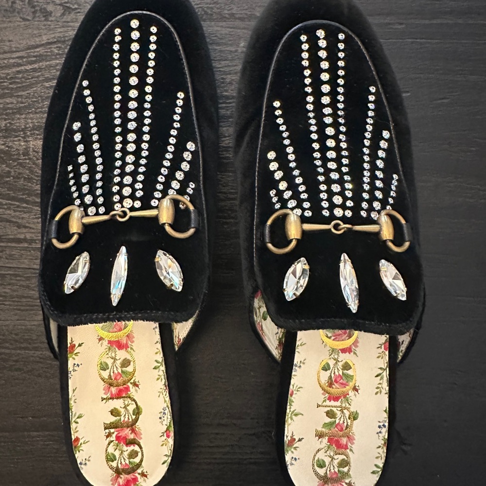 100% Authentic GUCCI LOAFERS size 39